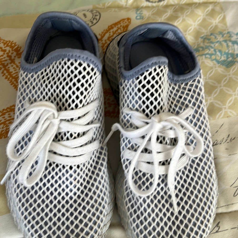 Adidas deerupt size 7 light used